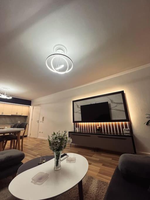Art'S Apartment 티라나 외부 사진