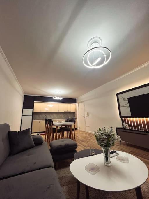 Art'S Apartment 티라나 외부 사진