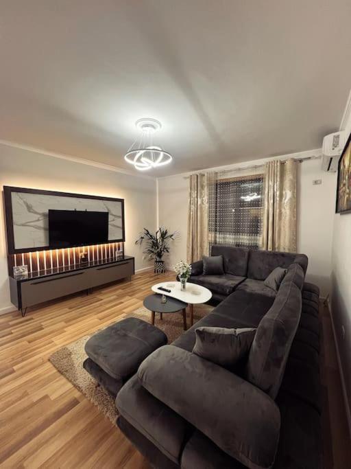 Art'S Apartment 티라나 외부 사진